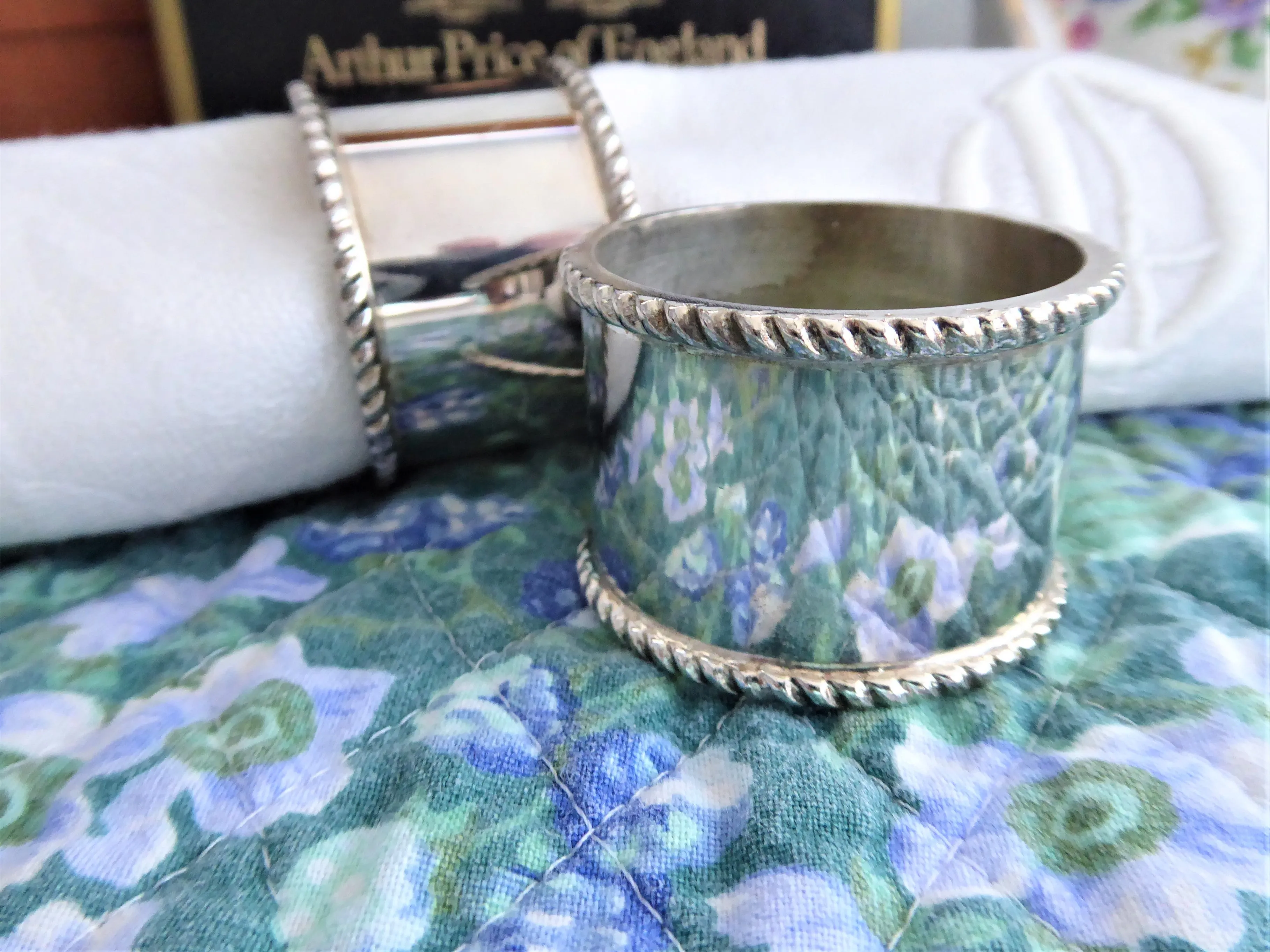 English Silver Napkin Rings Boxed Pair Mint 1970s Arthur Price England Silver Plate