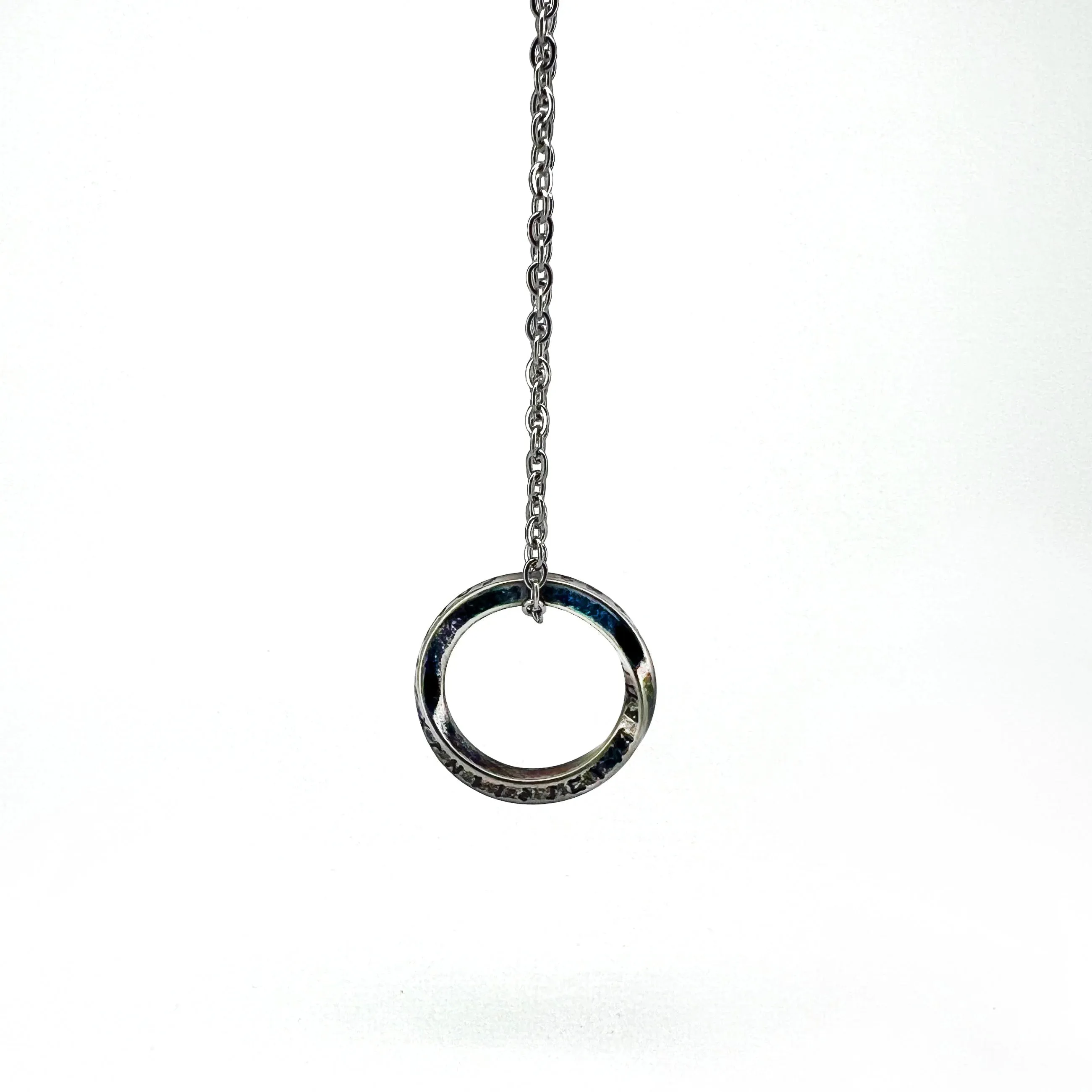 Erlend Circular Pendant with Chain Necklace