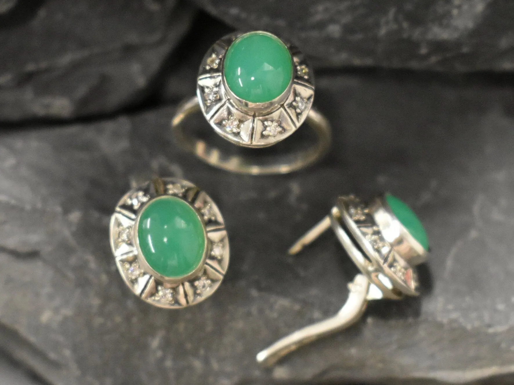 Genuine Chrysoprase Ring - Green Statement Ring - Vintage Oval Ring