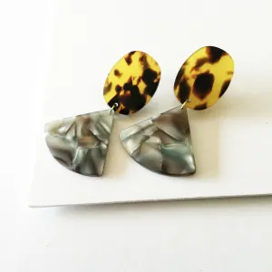 Mini Zelda Earrings: Brown   Shell Tort