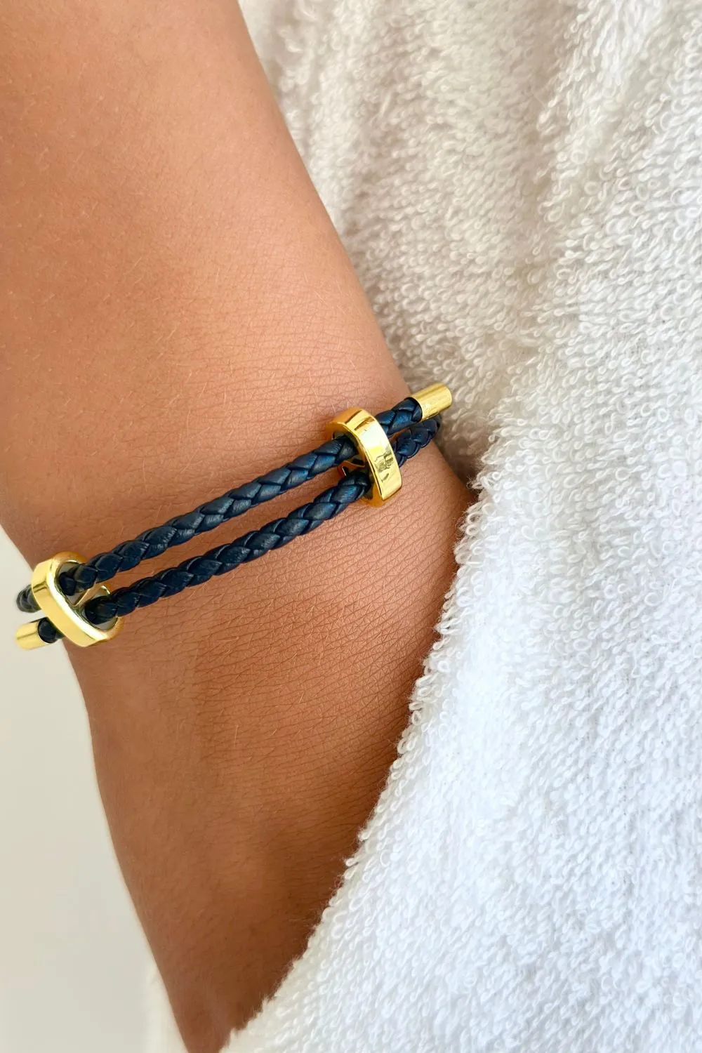 NAVY ROPE BRACELET