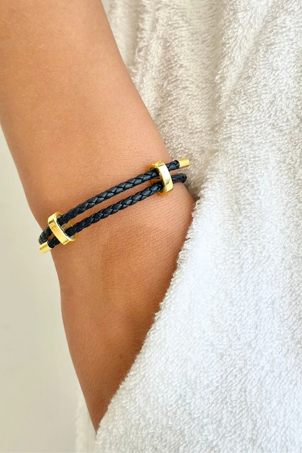 NAVY ROPE BRACELET