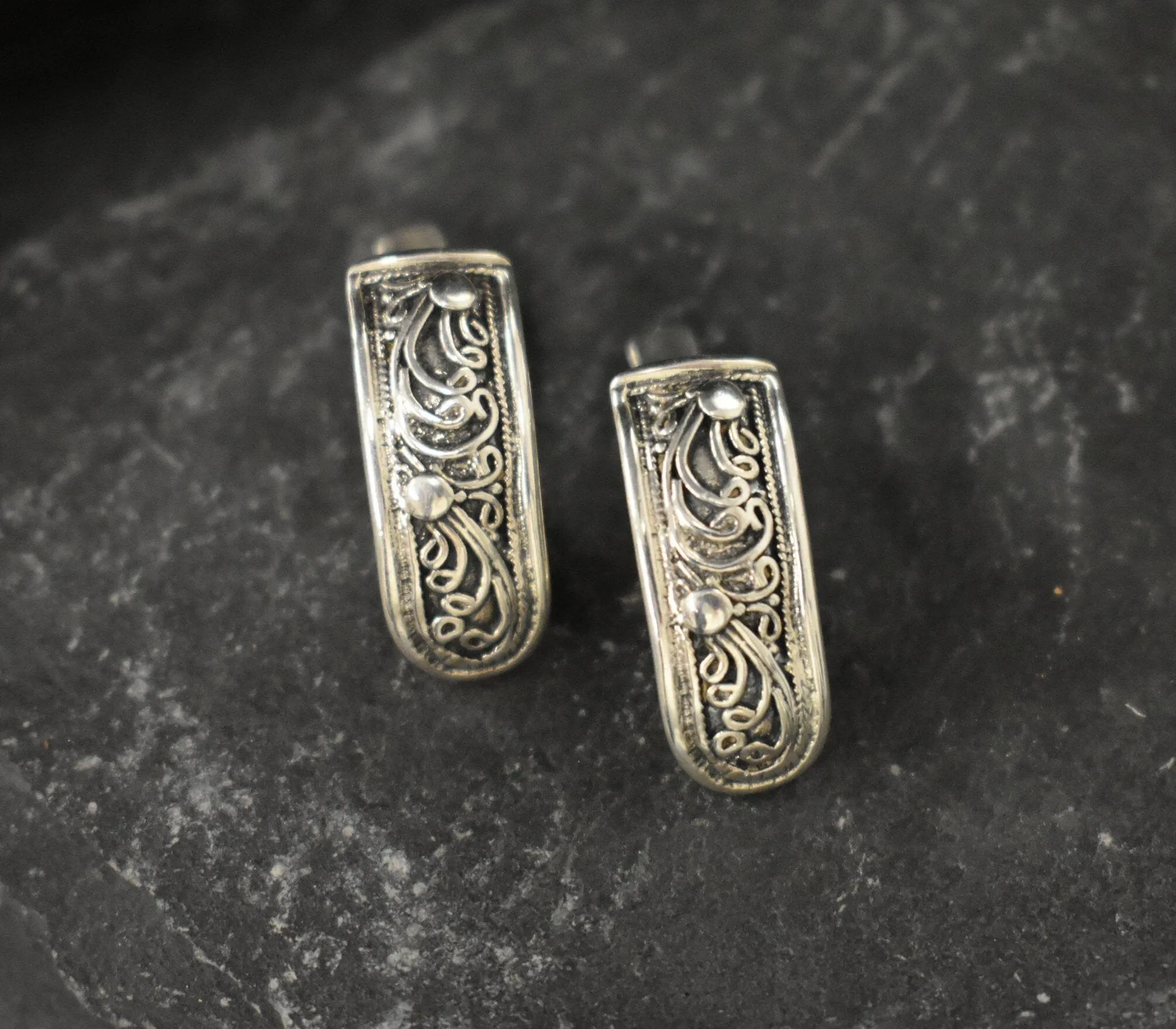 Victorian Pattern Earrings - Silver Vintage Earrings - Half Hoop Vintage Earrings