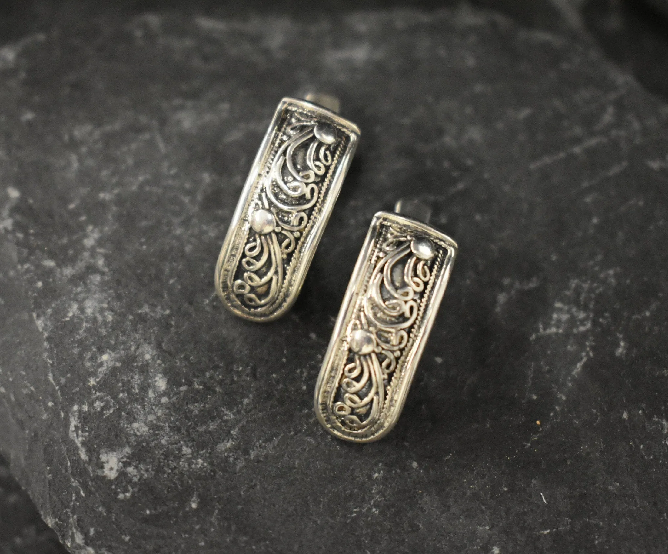 Victorian Pattern Earrings - Silver Vintage Earrings - Half Hoop Vintage Earrings